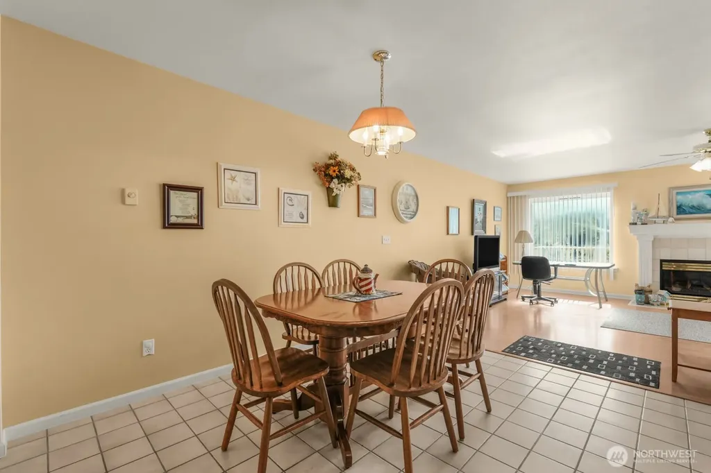 129 NE Duck Lake Drive NE Ocean Shores WA 98569