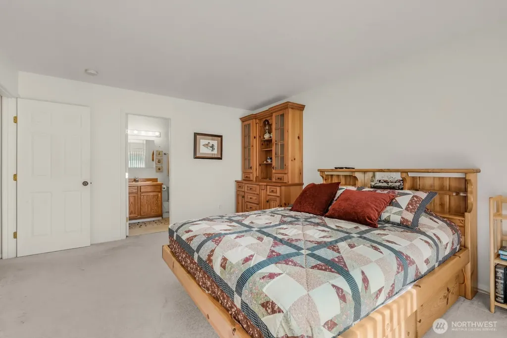 129 NE Duck Lake Drive NE Ocean Shores WA 98569
