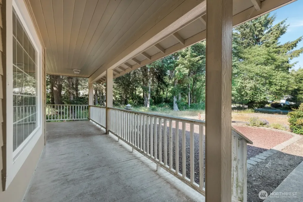 129 NE Duck Lake Drive NE Ocean Shores WA 98569