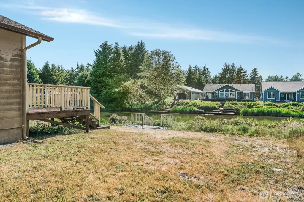 129 NE Duck Lake Drive NE Ocean Shores WA 98569