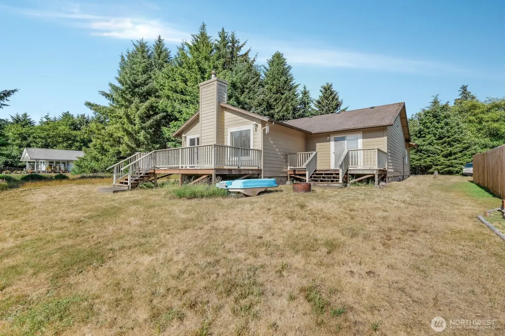 129 NE Duck Lake Drive NE Ocean Shores WA 98569