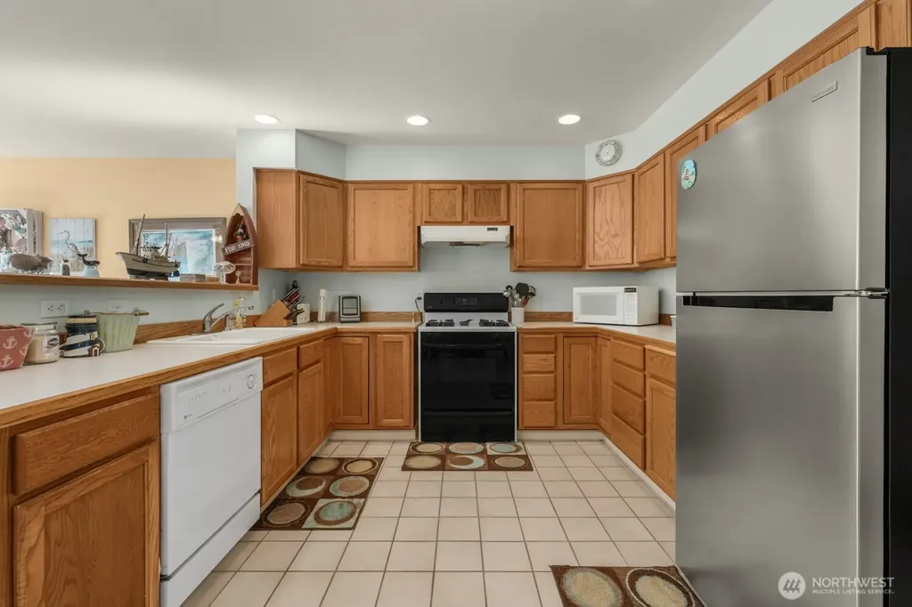 129 NE Duck Lake Drive NE Ocean Shores WA 98569