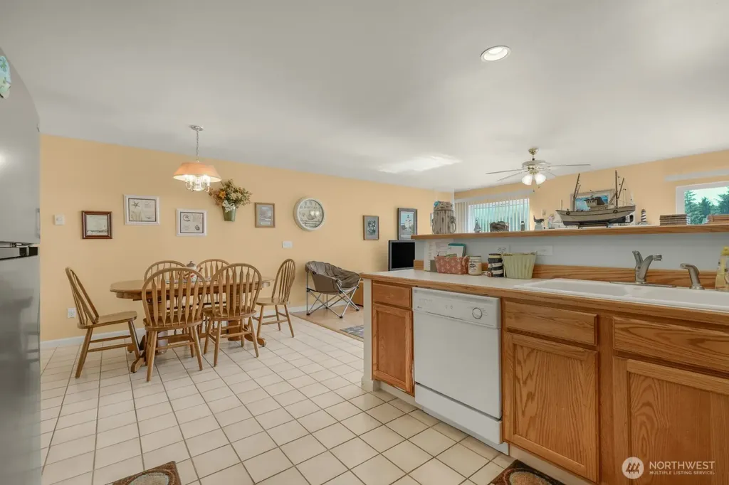 129 NE Duck Lake Drive NE Ocean Shores WA 98569
