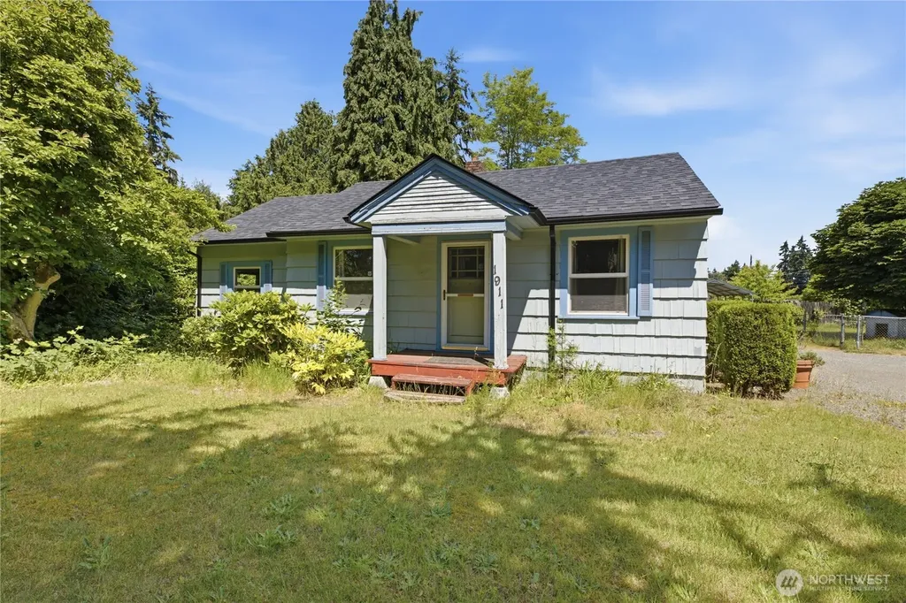 1911 E 72nd Street Tacoma WA 98404