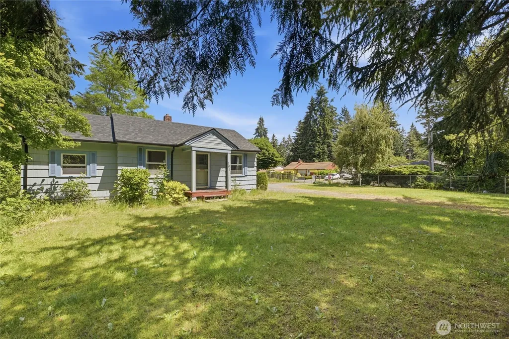 1911 E 72nd Street Tacoma WA 98404