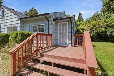 1911 E 72nd Street Tacoma WA 98404