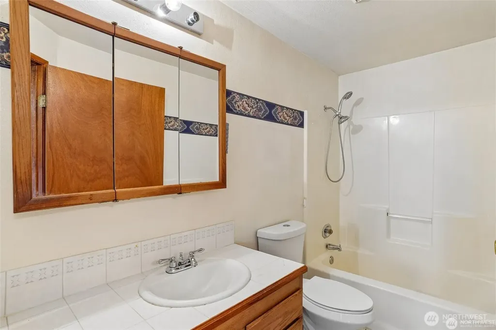 27821 SE 197th Street Maple Valley WA 98038