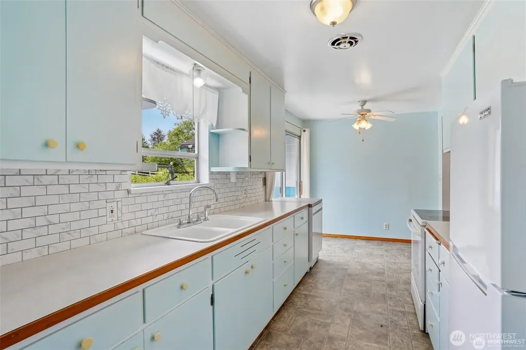 27821 SE 197th Street Maple Valley WA 98038