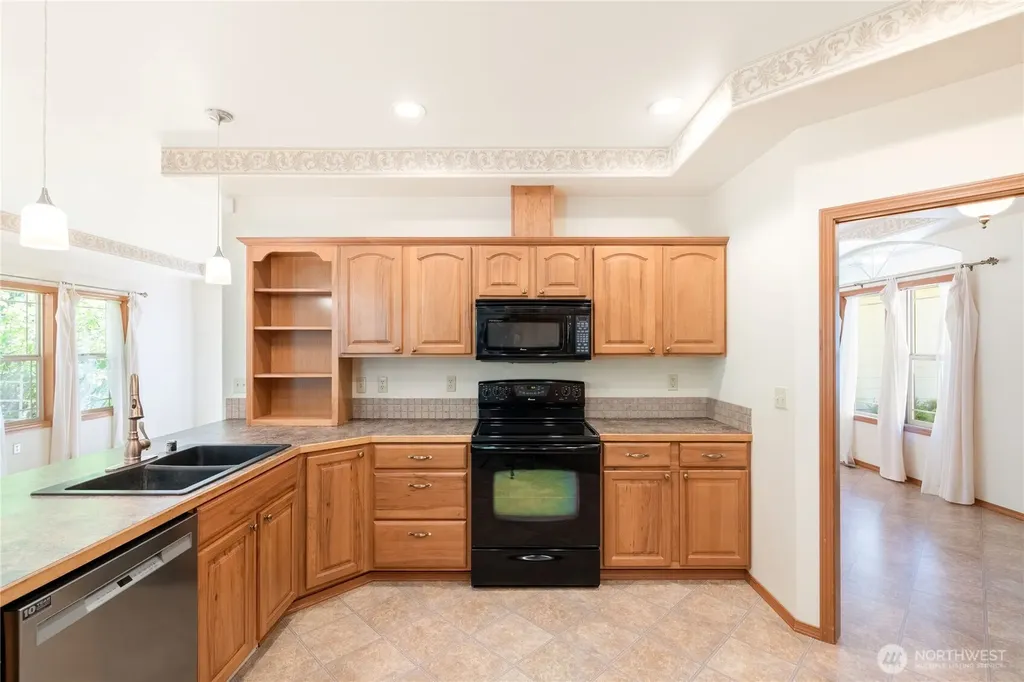 3330 E Brockdale Road Shelton WA 98584