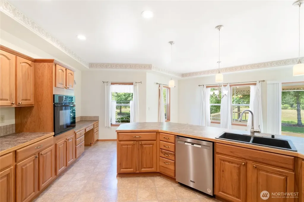 3330 E Brockdale Road Shelton WA 98584