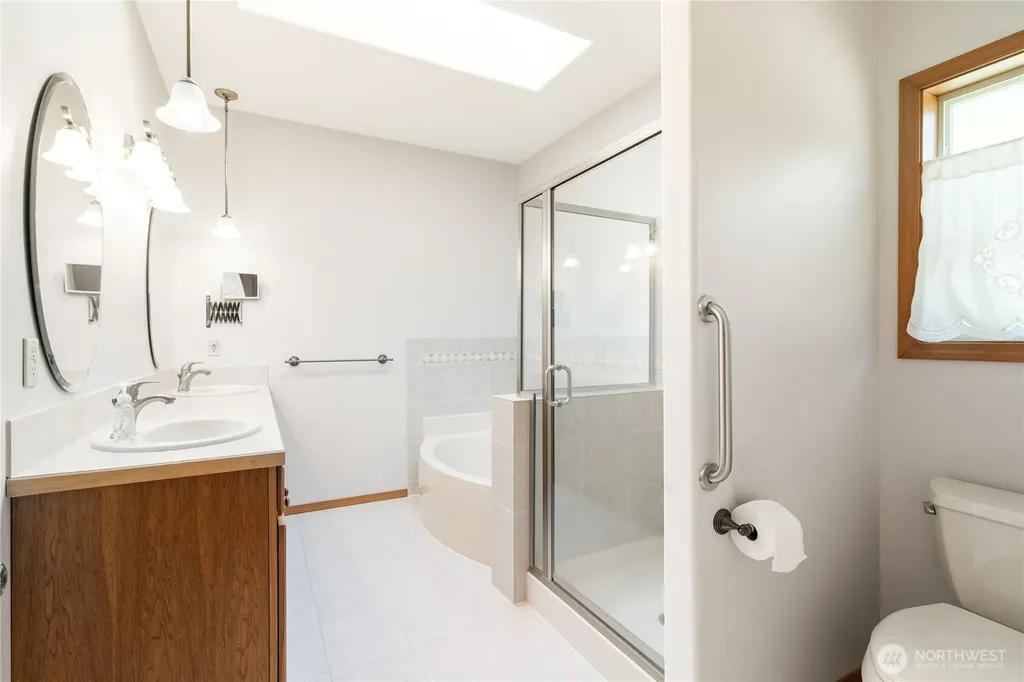 3330 E Brockdale Road Shelton WA 98584