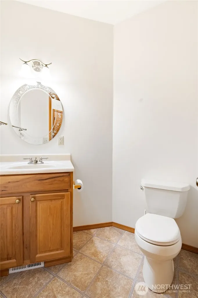 3330 E Brockdale Road Shelton WA 98584