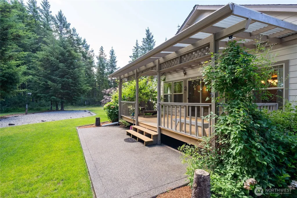 3330 E Brockdale Road Shelton WA 98584
