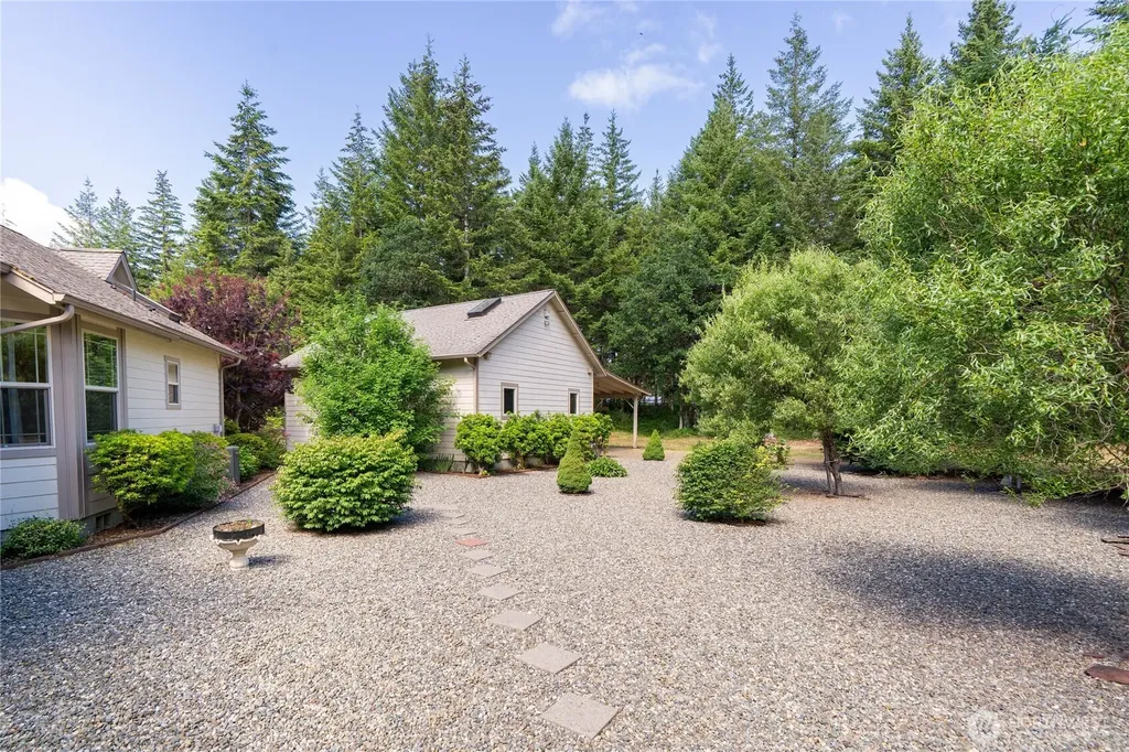 3330 E Brockdale Road Shelton WA 98584