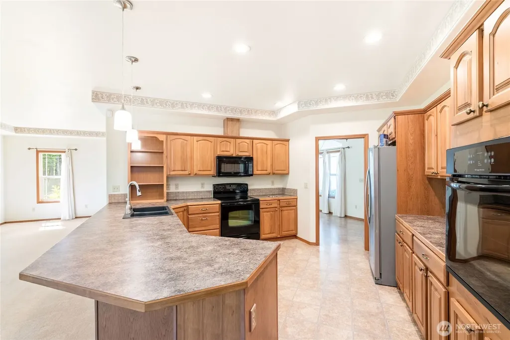 3330 E Brockdale Road Shelton WA 98584