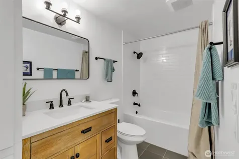 919 2nd Avenue W Seattle WA 98119