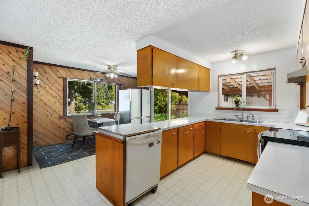 16468 Thorpe Road NE Poulsbo WA 98370