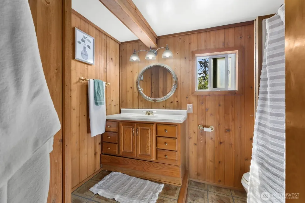16468 Thorpe Road NE Poulsbo WA 98370