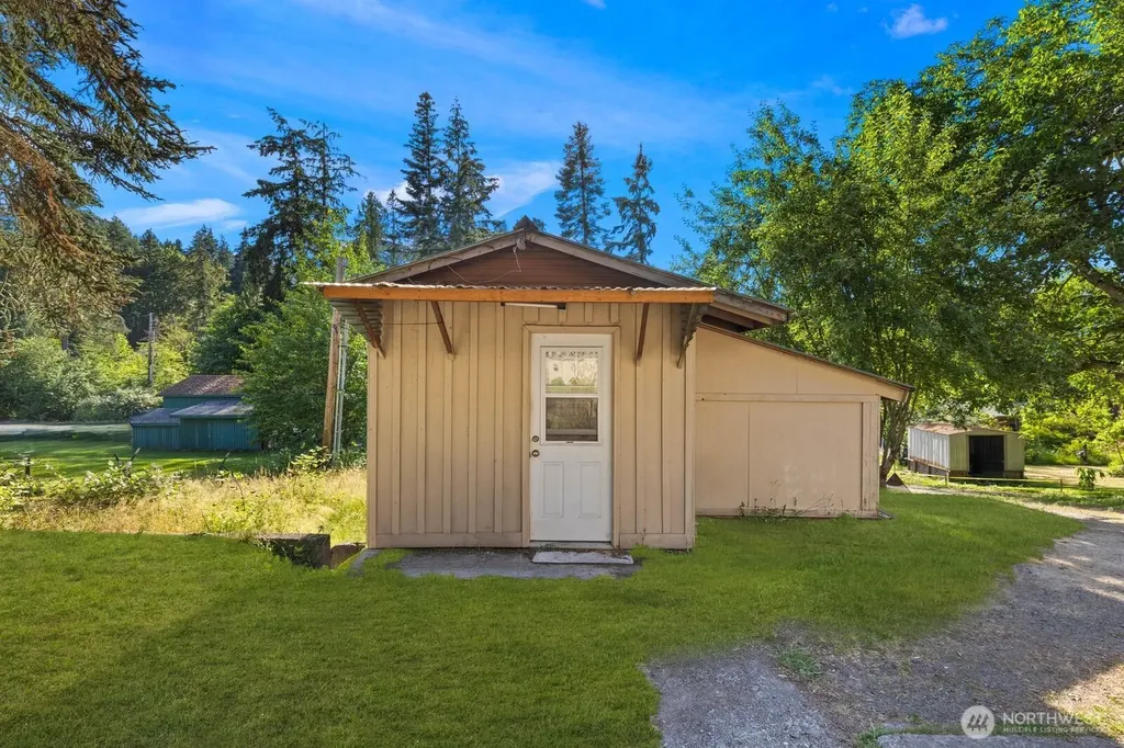16468 Thorpe Road NE Poulsbo WA 98370