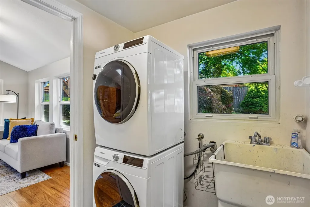 9250 14th Avenue SW Seattle WA 98106
