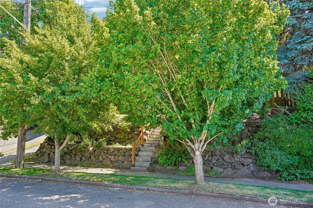 9250 14th Avenue SW Seattle WA 98106