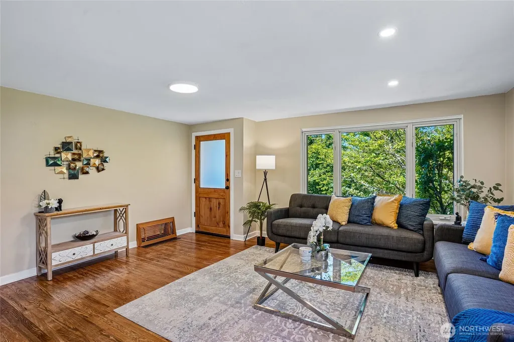 9250 14th Avenue SW Seattle WA 98106