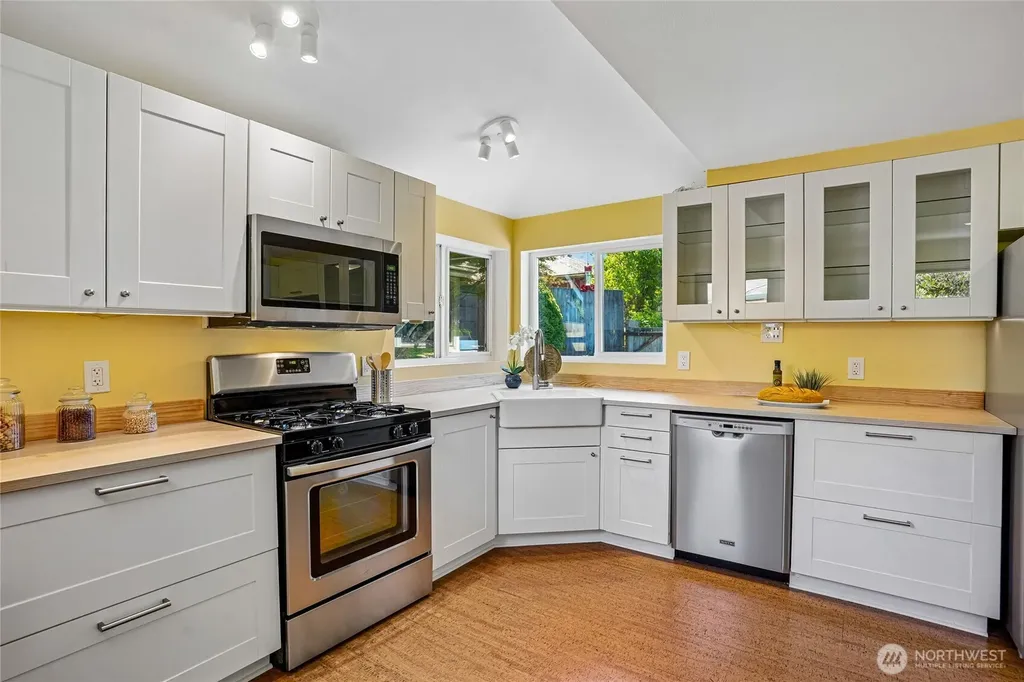9250 14th Avenue SW Seattle WA 98106