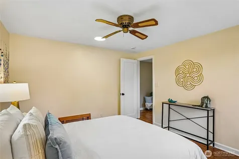 9250 14th Avenue SW Seattle WA 98106