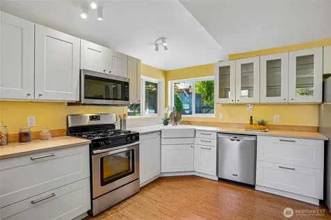 9250 14th Avenue SW Seattle WA 98106