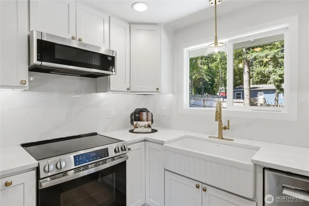 6726 NE Whidbey Drive Hansville WA 98340