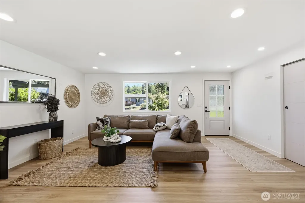 6726 NE Whidbey Drive Hansville WA 98340