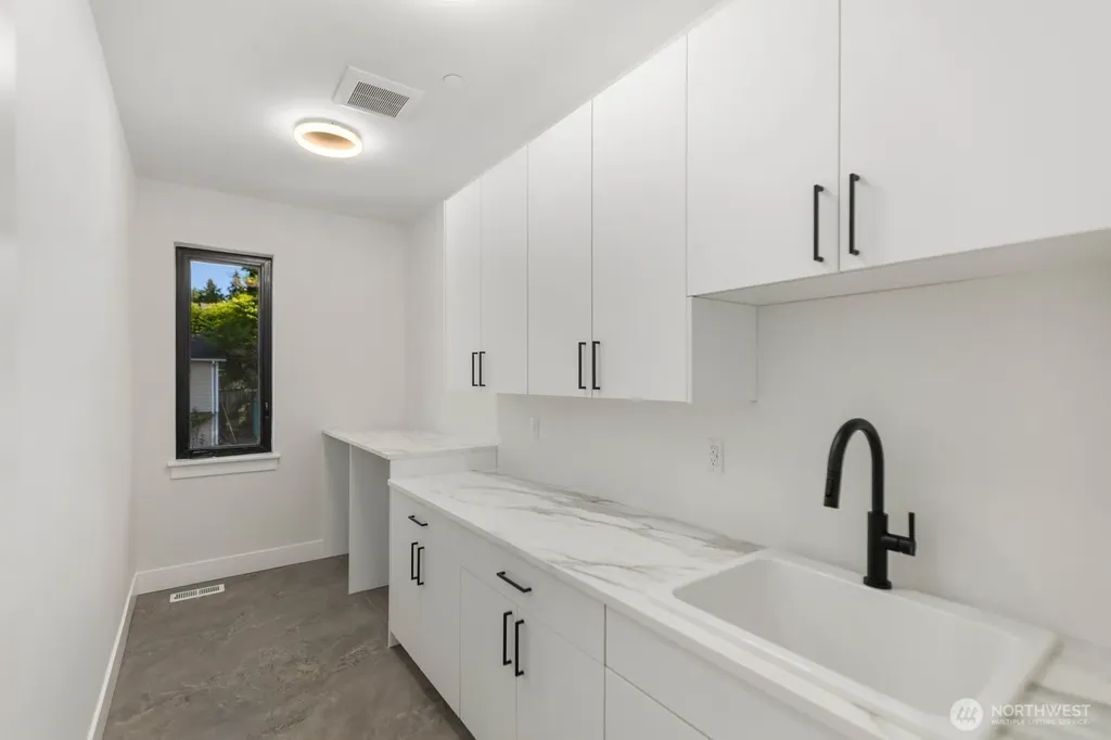 16211 Simonds Road NE Kenmore WA 98028