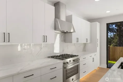 16211 Simonds Road NE Kenmore WA 98028