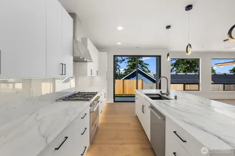 16211 Simonds Road NE Kenmore WA 98028