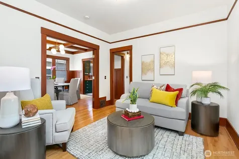 4329 5th Avenue NE Seattle WA 98105
