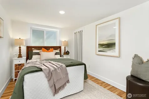 4329 5th Avenue NE Seattle WA 98105