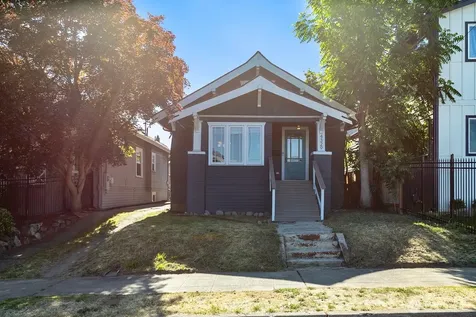 4329 5th Avenue NE Seattle WA 98105