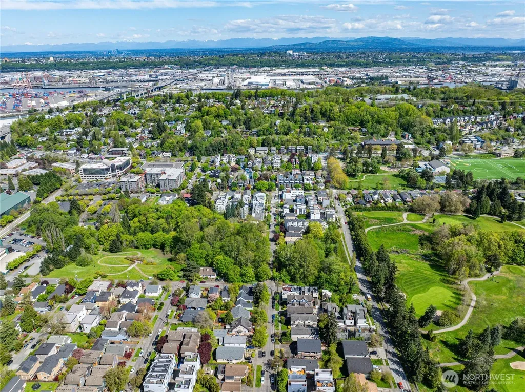 2827 SW Nevada Street Seattle WA 98126