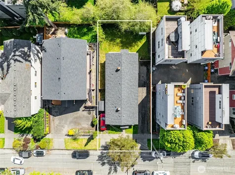 2827 SW Nevada Street Seattle WA 98126