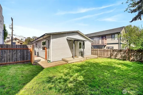 2827 SW Nevada Street Seattle WA 98126