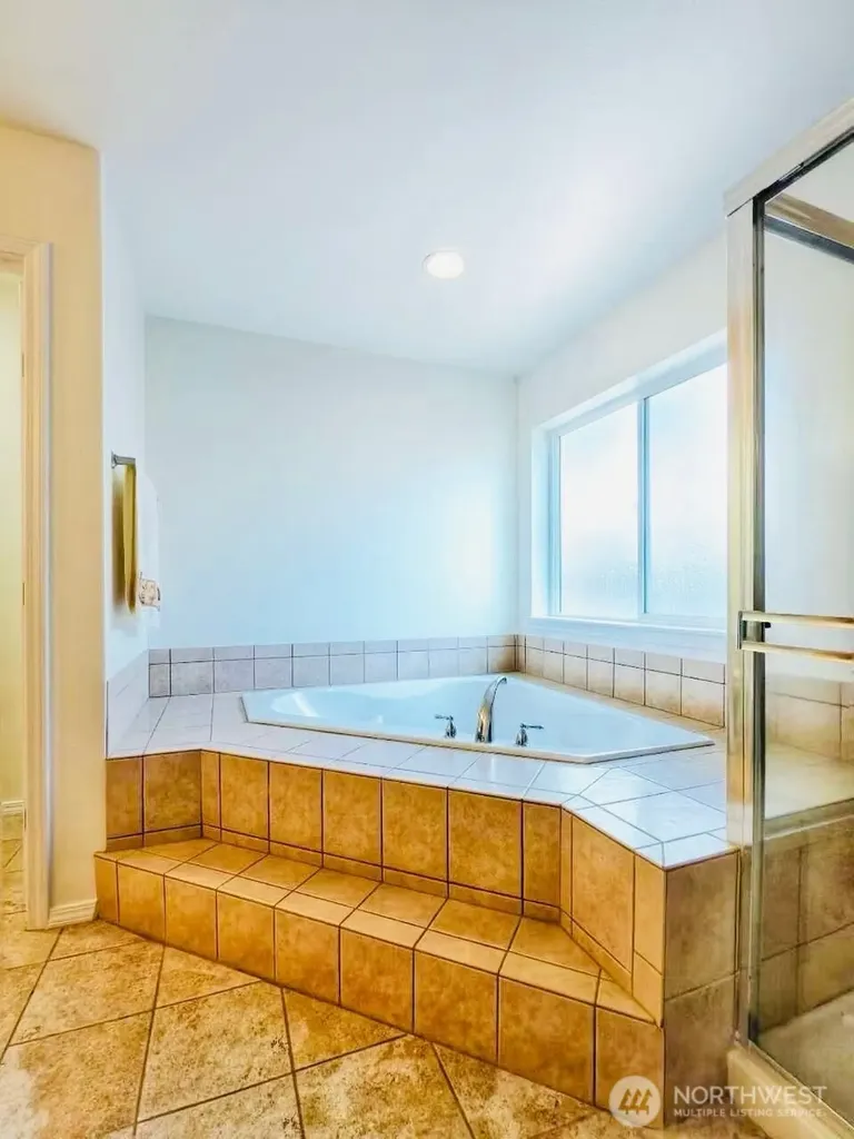 35035 41st Place S Auburn WA 98001