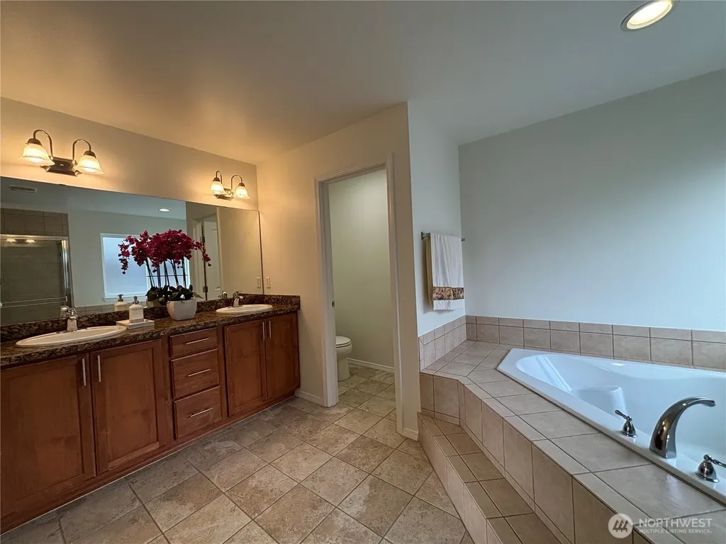 35035 41st Place S Auburn WA 98001