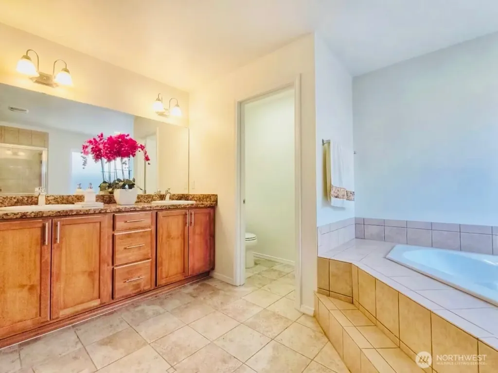 35035 41st Place S Auburn WA 98001