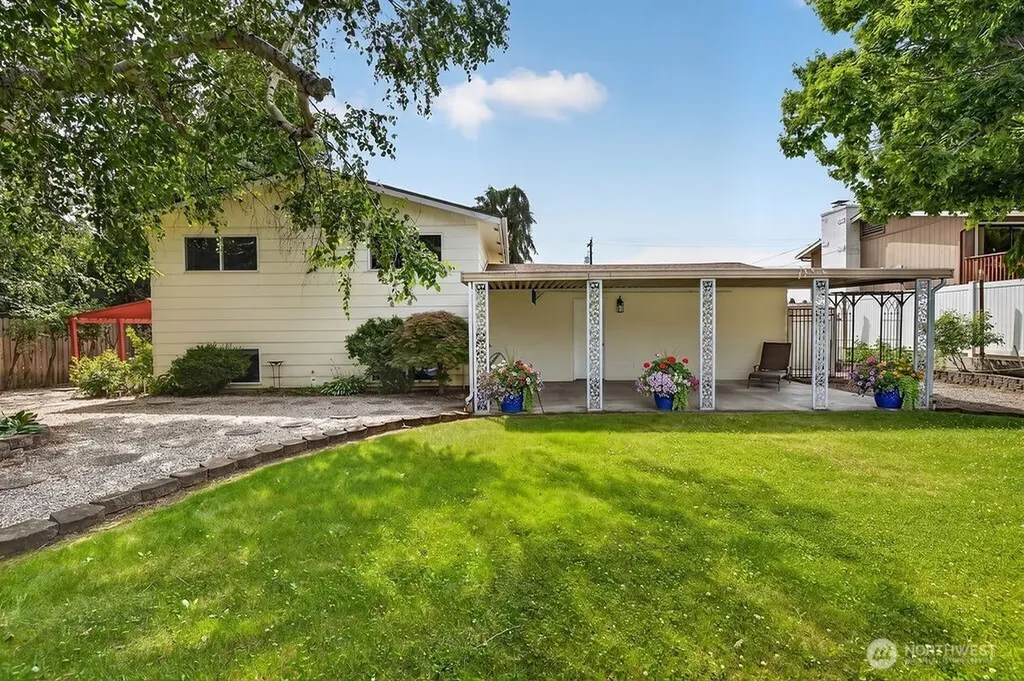 909 N James Avenue East Wenatchee WA 98802