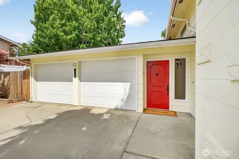 909 N James Avenue East Wenatchee WA 98802