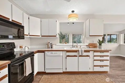 909 N James Avenue East Wenatchee WA 98802