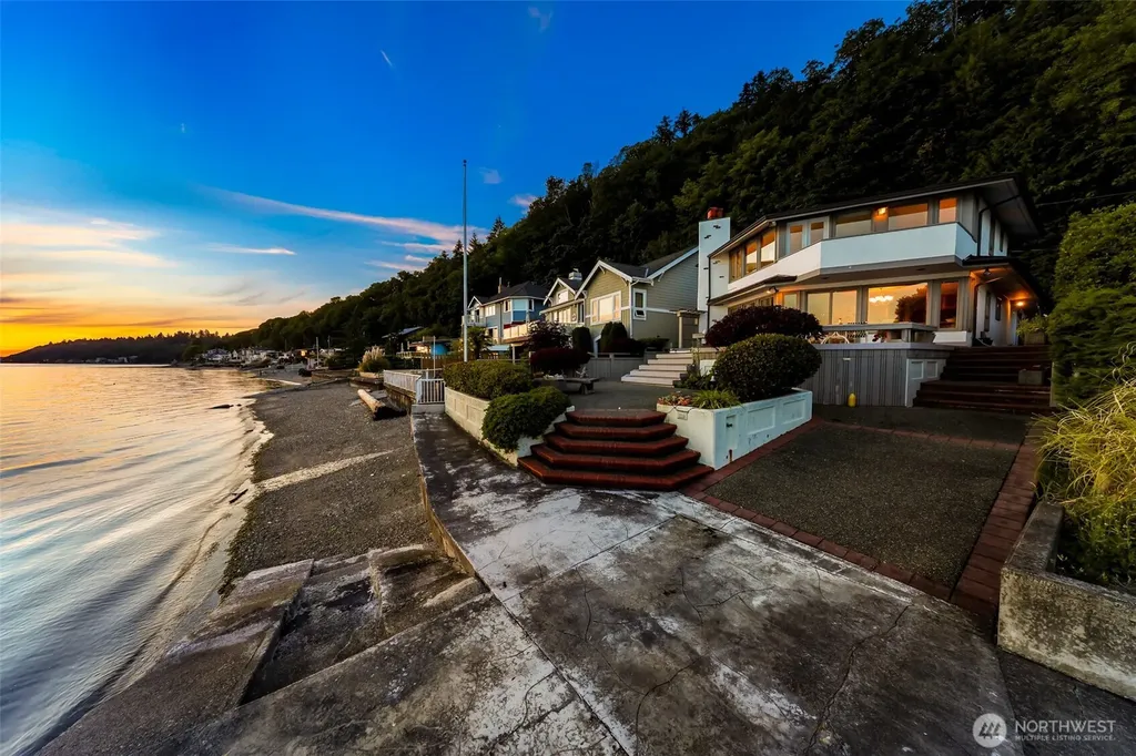 13029 Standring Lane SW Burien WA 98146