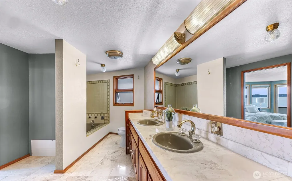 13029 Standring Lane SW Burien WA 98146