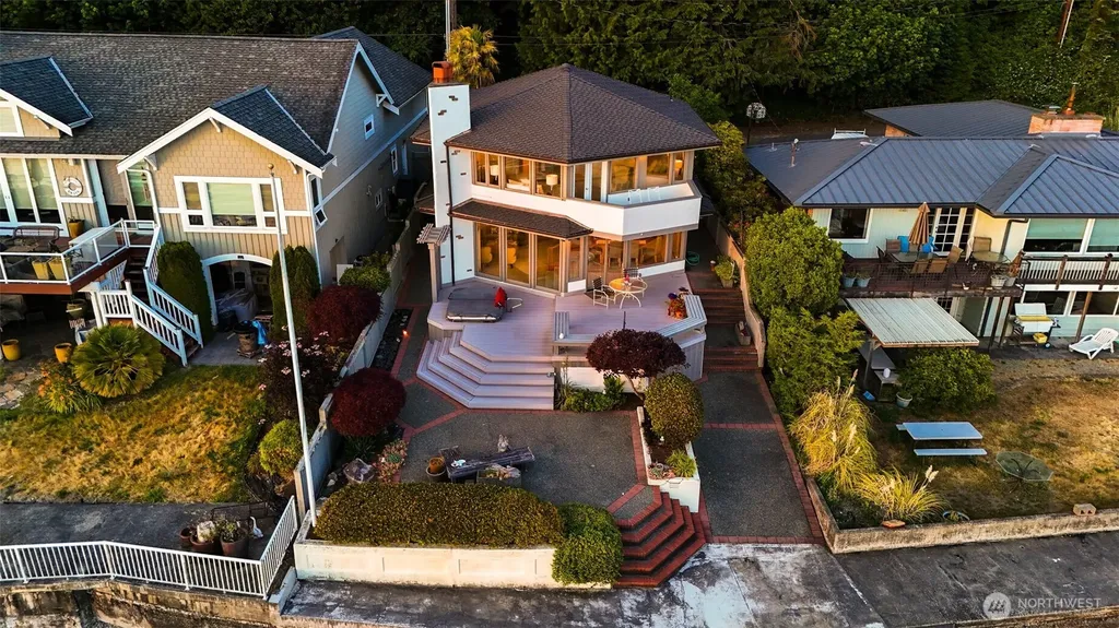 13029 Standring Lane SW Burien WA 98146