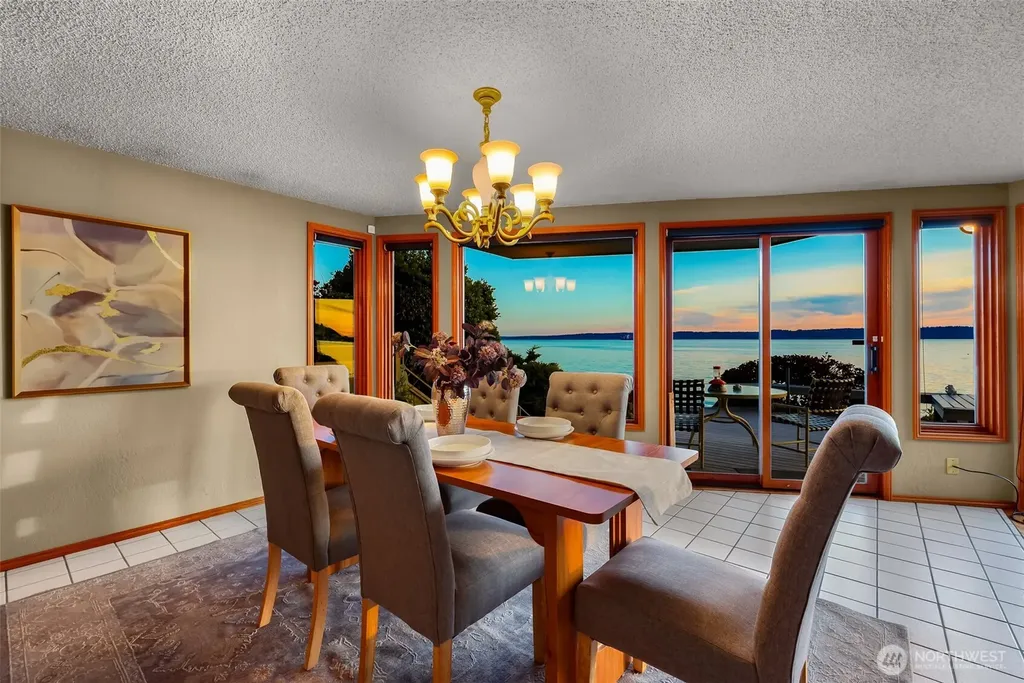 13029 Standring Lane SW Burien WA 98146